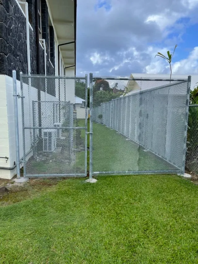 Chain Link fence installation by Bob's Fencing, photo 8 of 10